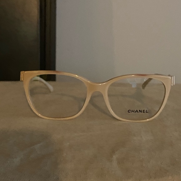 Chanel nude frames - Picture 4 of 15